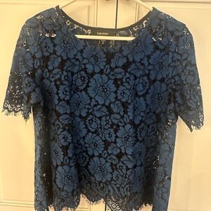 Karen Kane Blue/Black beautiful s/s Lace Women's Top. Size Medium